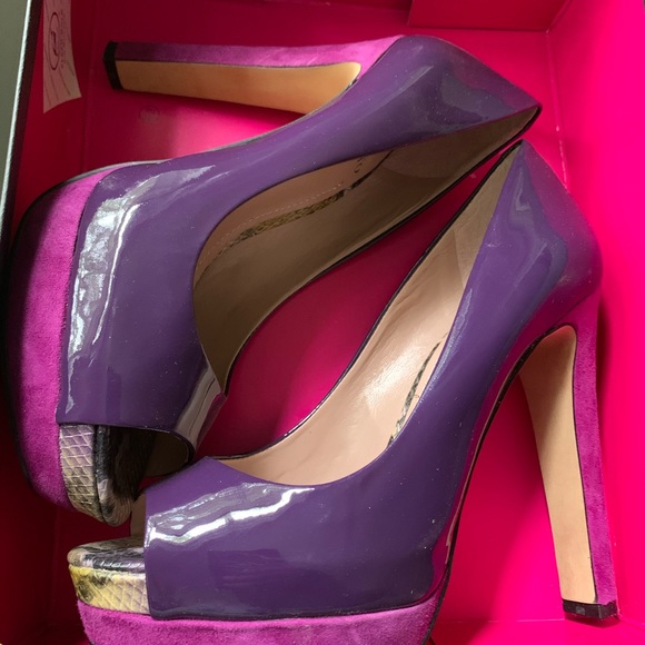 Vince Camuto Shoes - Vince Camuto Peep Toe  -  NEW IN BOX - never worn
